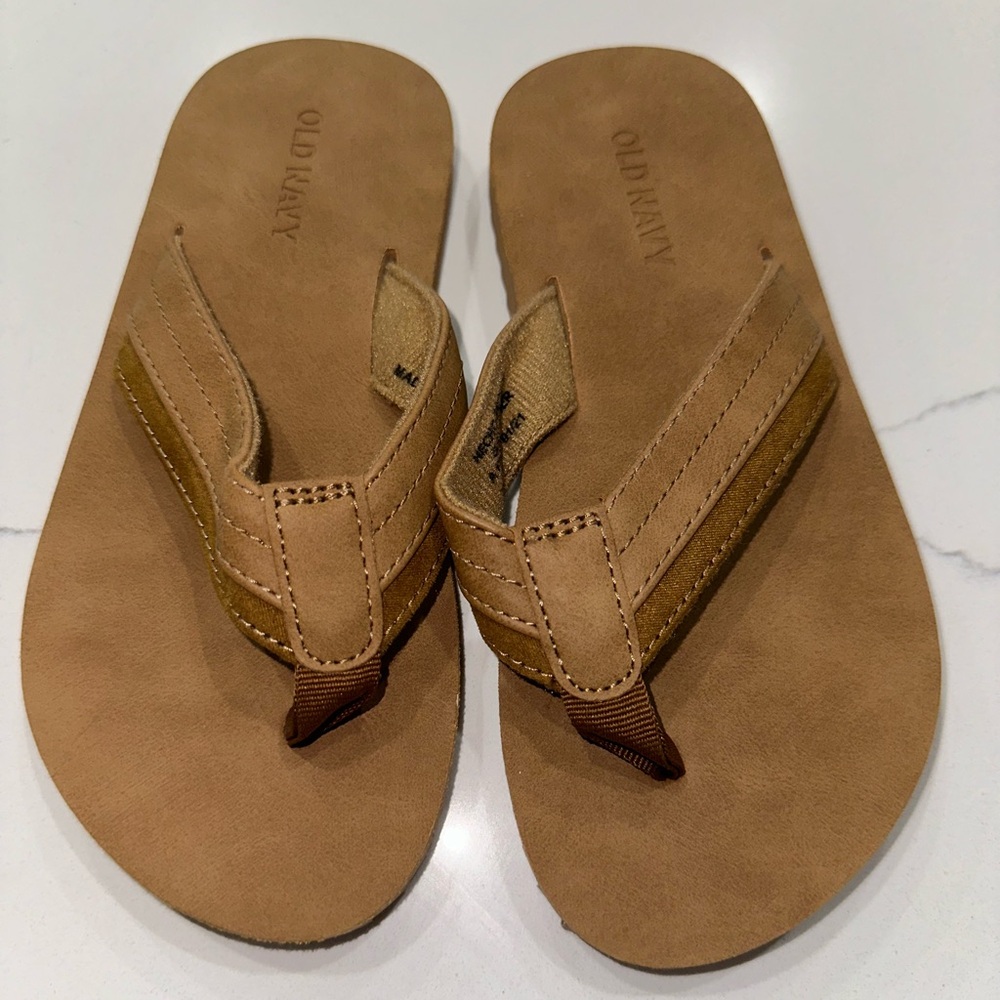Boys Old Navy flip flops
